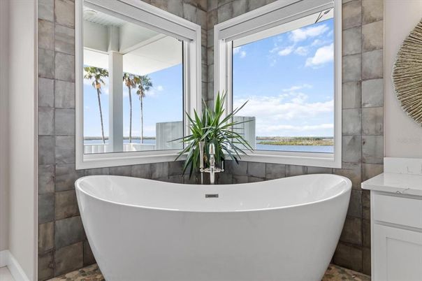 Bathroom, Free Standing Baths, Interior, Water