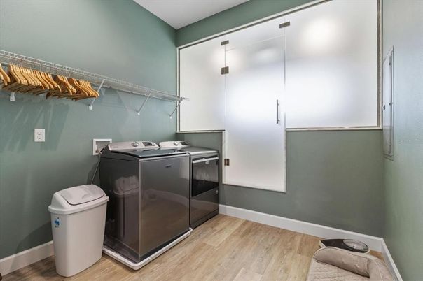 Interior, Washer, Wood Texture Flooring