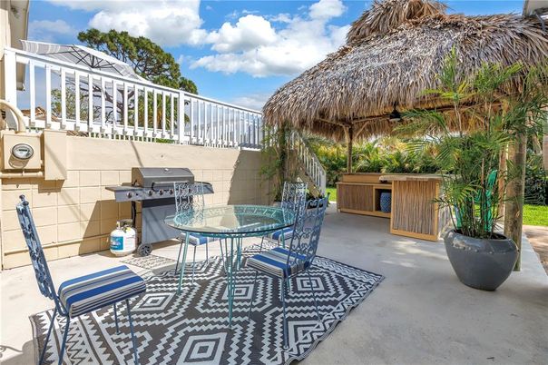 Exterior, Hot Tub