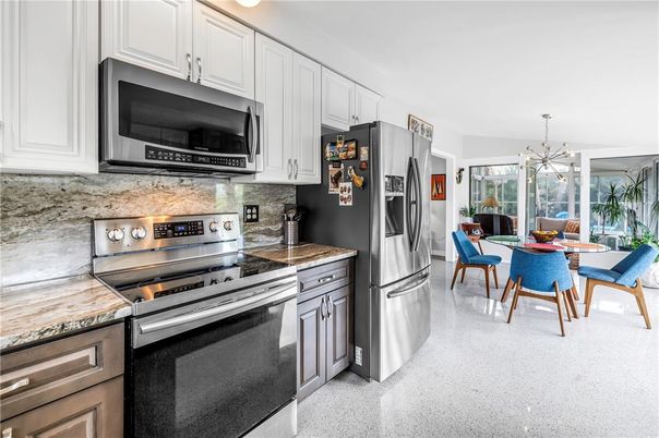 Dining room, Interior, Kitchen, Pendant Lights, Stainless Steel Appliances