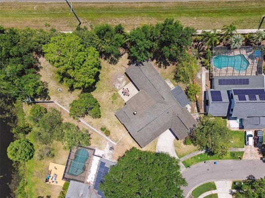 Exterior, Drone