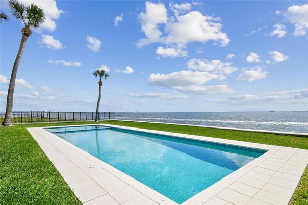 Exterior, Pool, Water