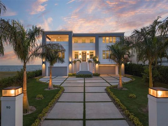 Attached, Backyard, Exterior, Facade, Water, Modern