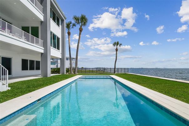 Exterior, Pool, Water