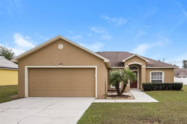 Attached, Exterior, Facade, Ranch