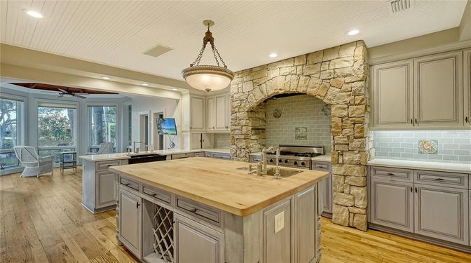Dining room, Interior, Kitchen, Pendant Lights, Recessed Lighting, Stone Walls, Wood Texture Flooring