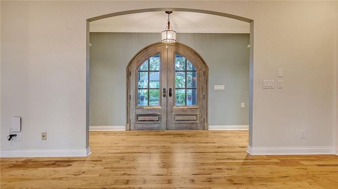 Interior, Pendant Lights, Wood Texture Flooring