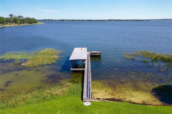 Exterior, Lake