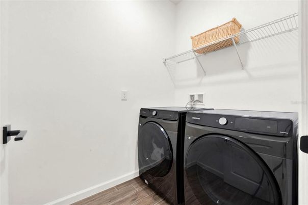 Interior, Utility Closets, Washer, Wood Texture Flooring