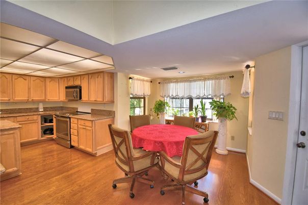 Dining room, Interior, Kitchen, Recessed Lighting, Wood Texture Flooring