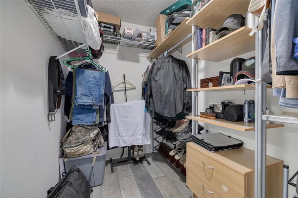 Interior, Walk-in Closets, Wood Texture Flooring