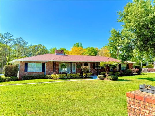 Exterior, Facade, Brick Facade, Ranch
