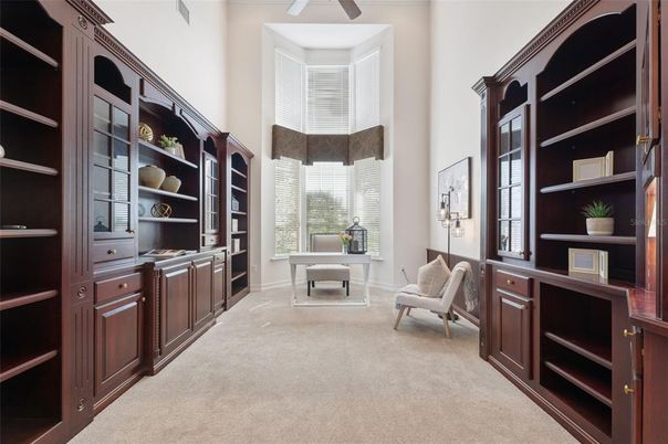 Home Office, Interior