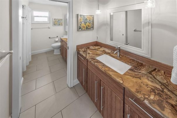 Bathroom, Dual Sink Vanities, Interior, Pendant Lights