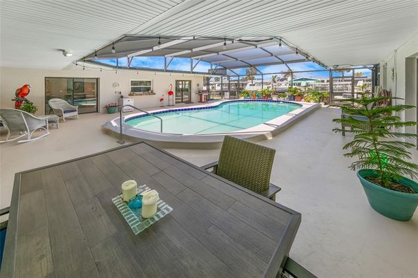 Interior, Pool, Sun Room