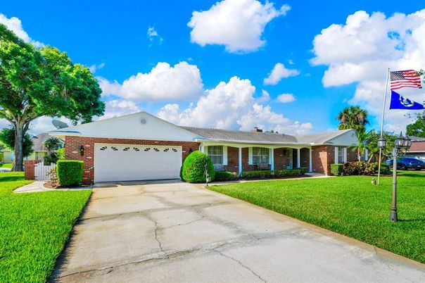 Attached, Exterior, Facade, Brick Facade, Ranch