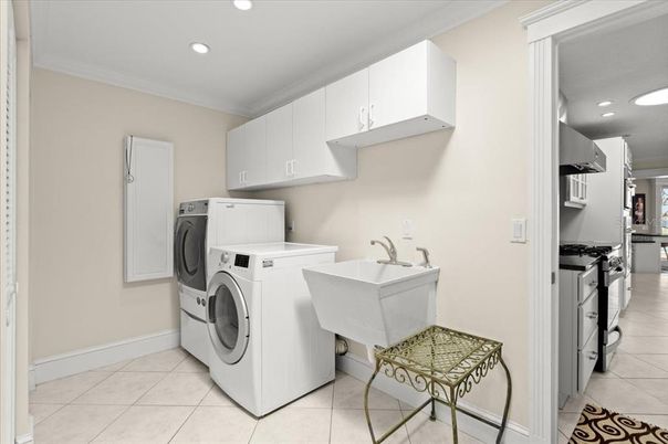 Interior, Recessed Lighting, Washer