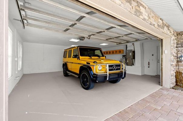 Garage, Interior, Stone Walls