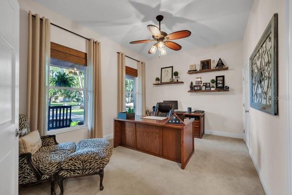 Home Office, Interior