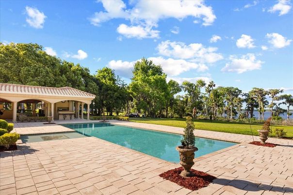 Exterior, Pool