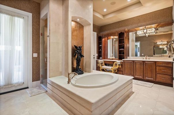 Bathroom, Interior, Recessed Lighting
