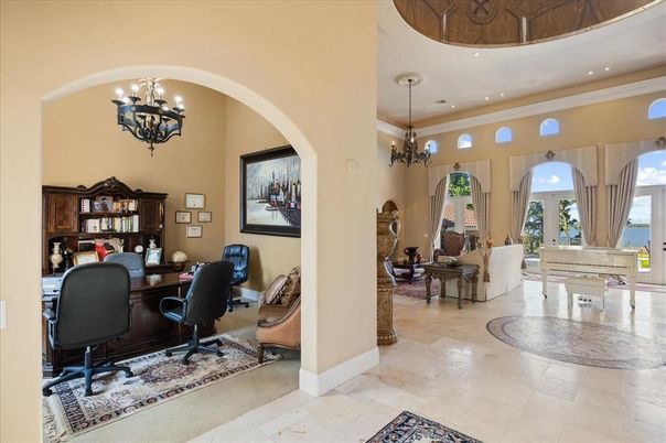 Chandelier, Dining room, Interior, Piano, Recessed Lighting, Water