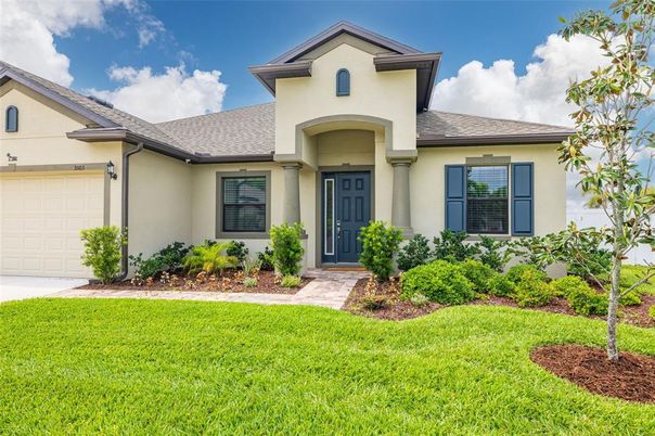 Attached, Exterior, Facade, Ranch