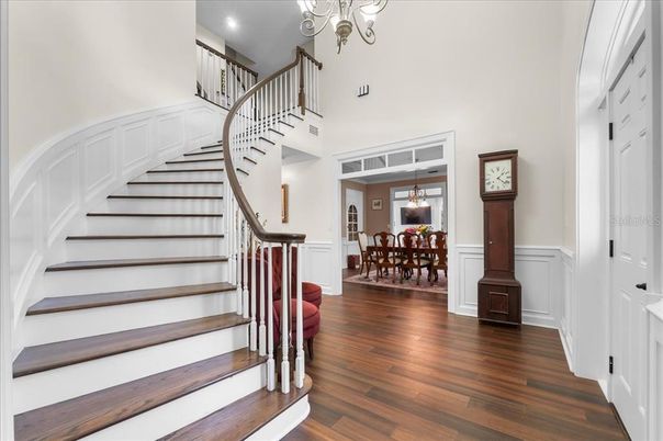 Chandelier, Dining room, Interior, Recessed Lighting, Wood Texture Flooring