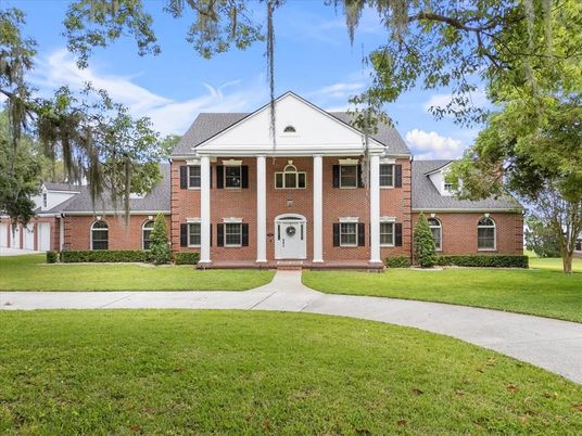 Backyard, Exterior, Facade, Brick Facade, Georgian