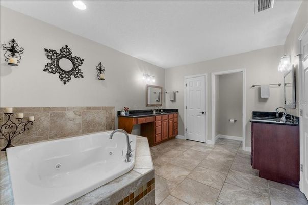 Bathroom, Dual Sink Vanities, Interior, Recessed Lighting