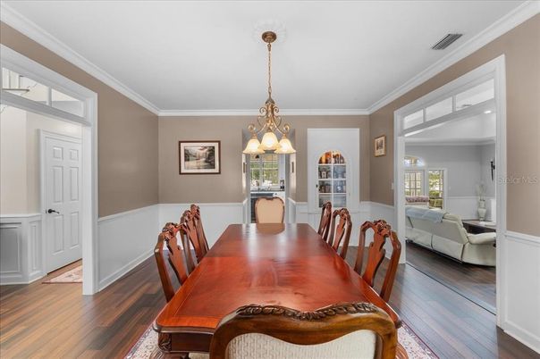 Chandelier, Dining room, Interior, Living room, Pendant Lights, Wood Texture Flooring
