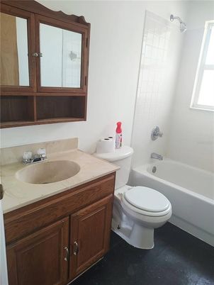 Bathroom, Interior, Tile Countertops