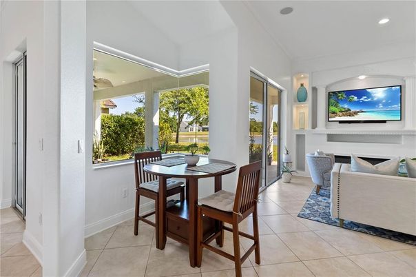 Dining room, Interior, Living room, Recessed Lighting