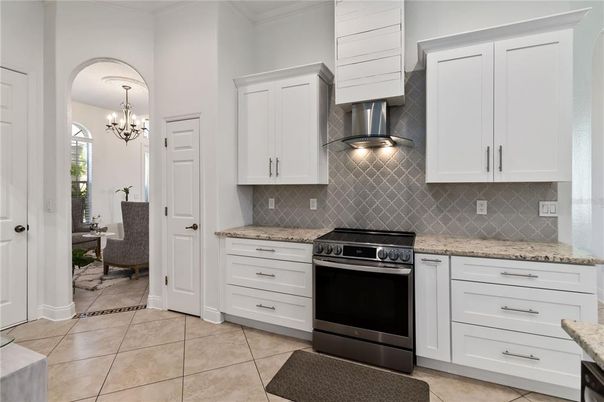 Chandelier, Dining room, Interior, Kitchen, Stainless Steel Appliances