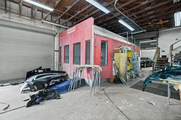 Garage, Interior