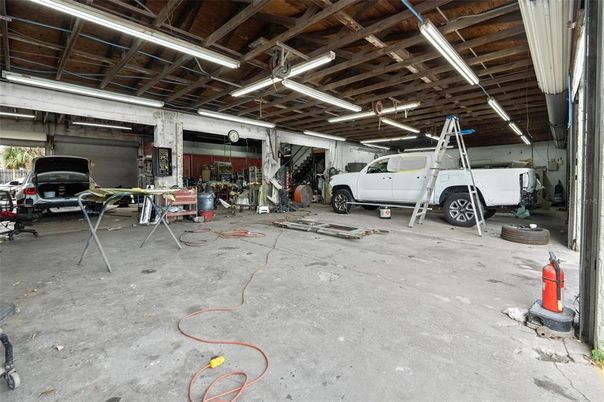Garage, Interior