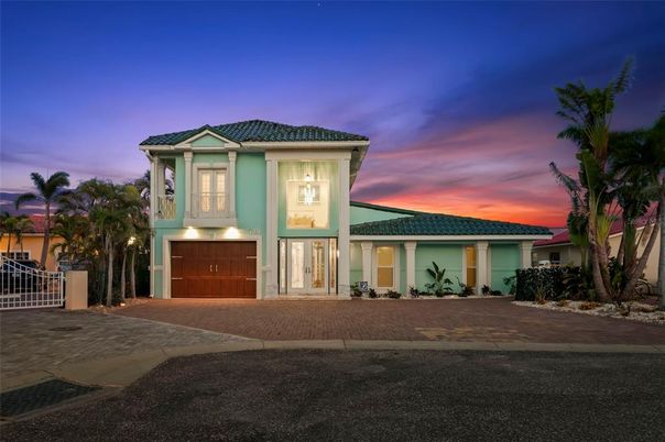 Attached, Exterior, Facade, Mediterranean