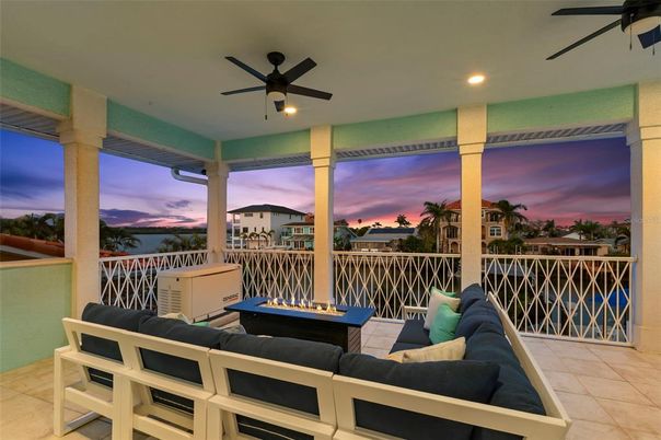 Exterior, Recessed Lighting, Water
