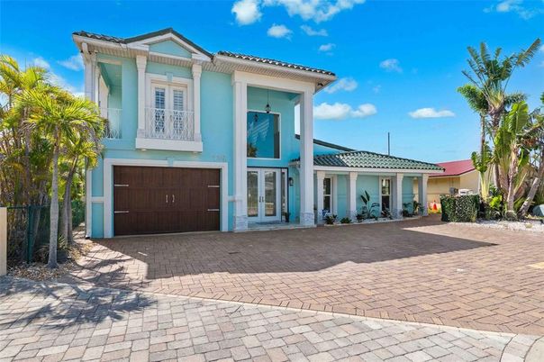 Attached, Exterior, Facade, Mediterranean