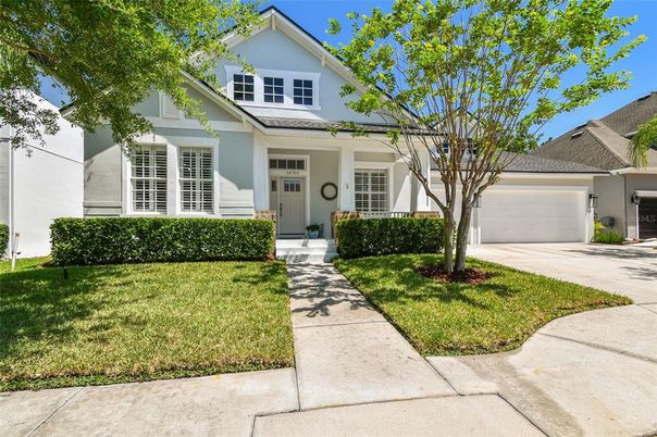 Attached, Exterior, Facade, American Craftsman