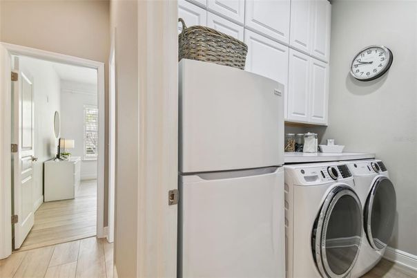 Interior, Utility Closets, Washer, Wood Texture Flooring