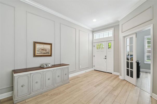 Interior, Recessed Lighting, Wood Texture Flooring