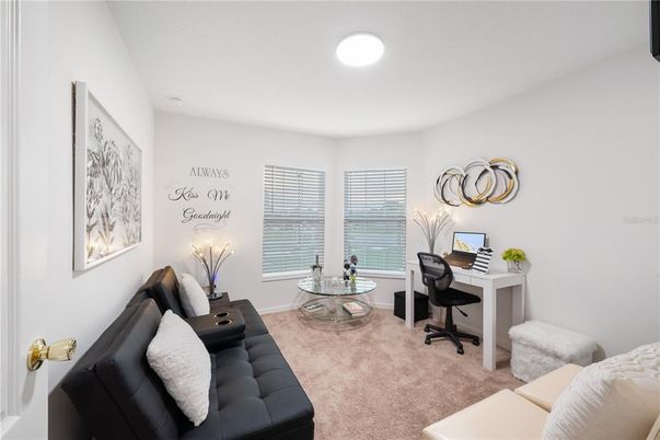 Home Office, Interior
