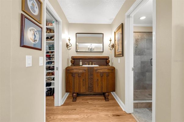Interior, Recessed Lighting, Wood Texture Flooring
