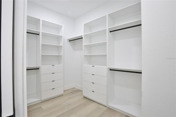 Interior, Walk-in Closets, Wood Texture Flooring