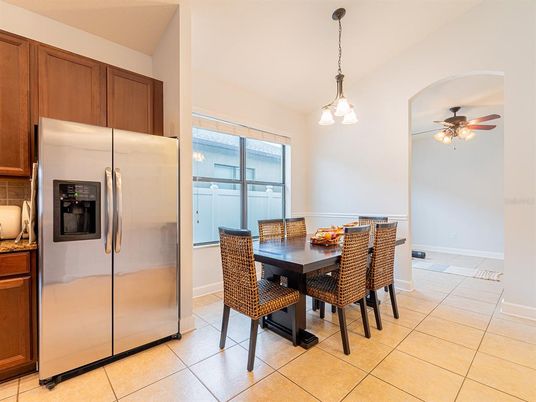 Dining room, Interior, Kitchen, Pendant Lights, Stainless Steel Appliances