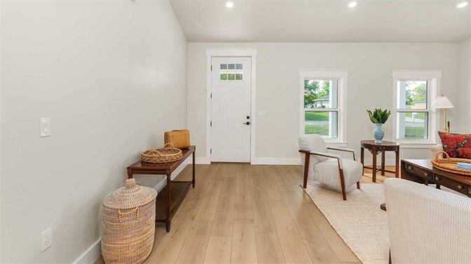 Interior, Recessed Lighting, Wood Texture Flooring