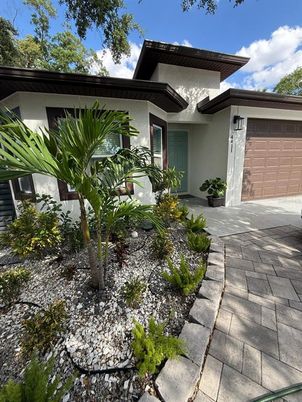 Attached, Exterior, Facade, Modern