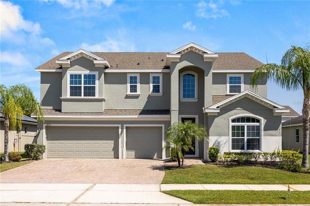 Attached, Exterior, Facade, Mediterranean