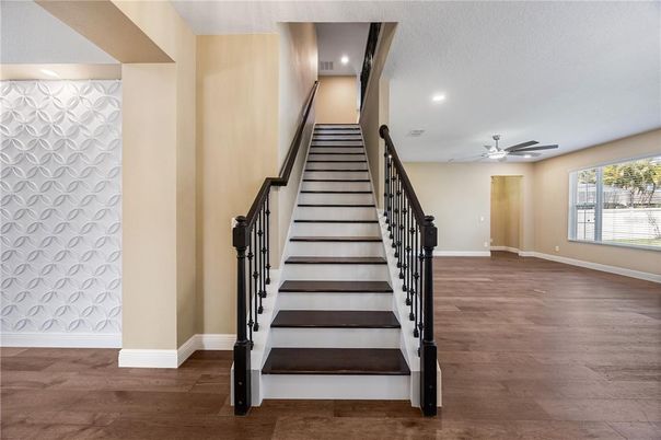 Interior, Recessed Lighting, Wood Texture Flooring